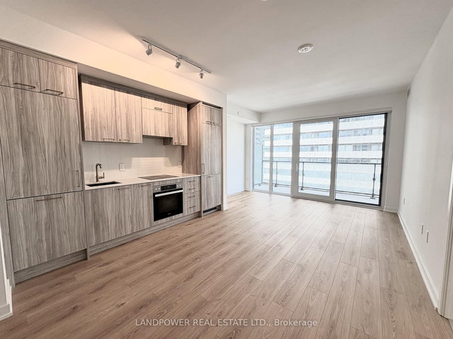 3401 - 634 Church Street