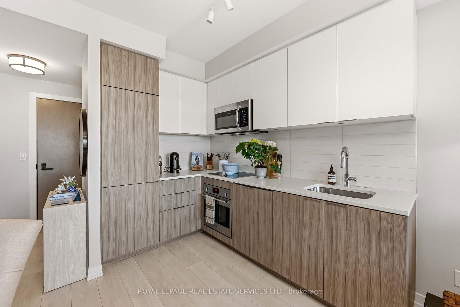 223 St Clair Avenue W, Unit 508 - Photo 8