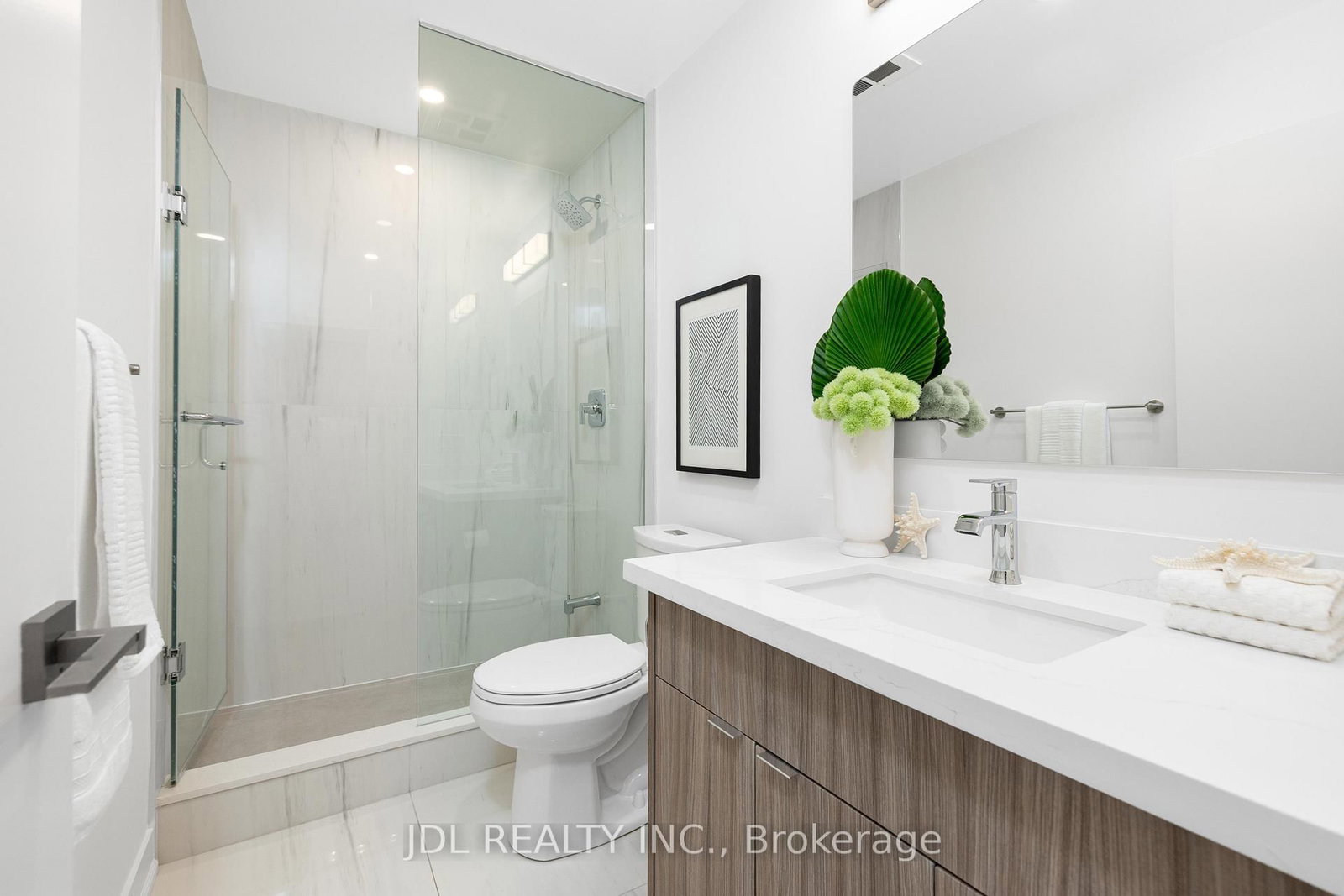 Condo for sale at 2302-770 Bay Street, Toronto, Ontario, M5G 0A6 - Bay Street Corridor - MLS: C12989204