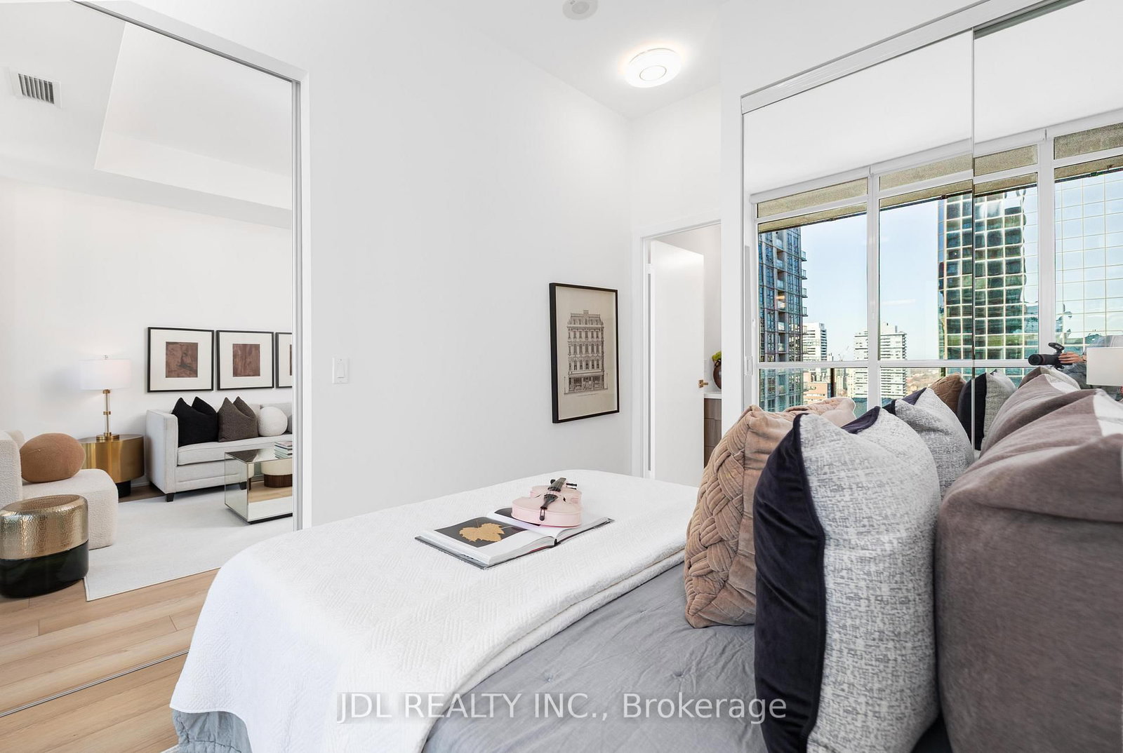 Condo for sale at 2302-770 Bay Street, Toronto, Ontario, M5G 0A6 - Bay Street Corridor - MLS: C12989204