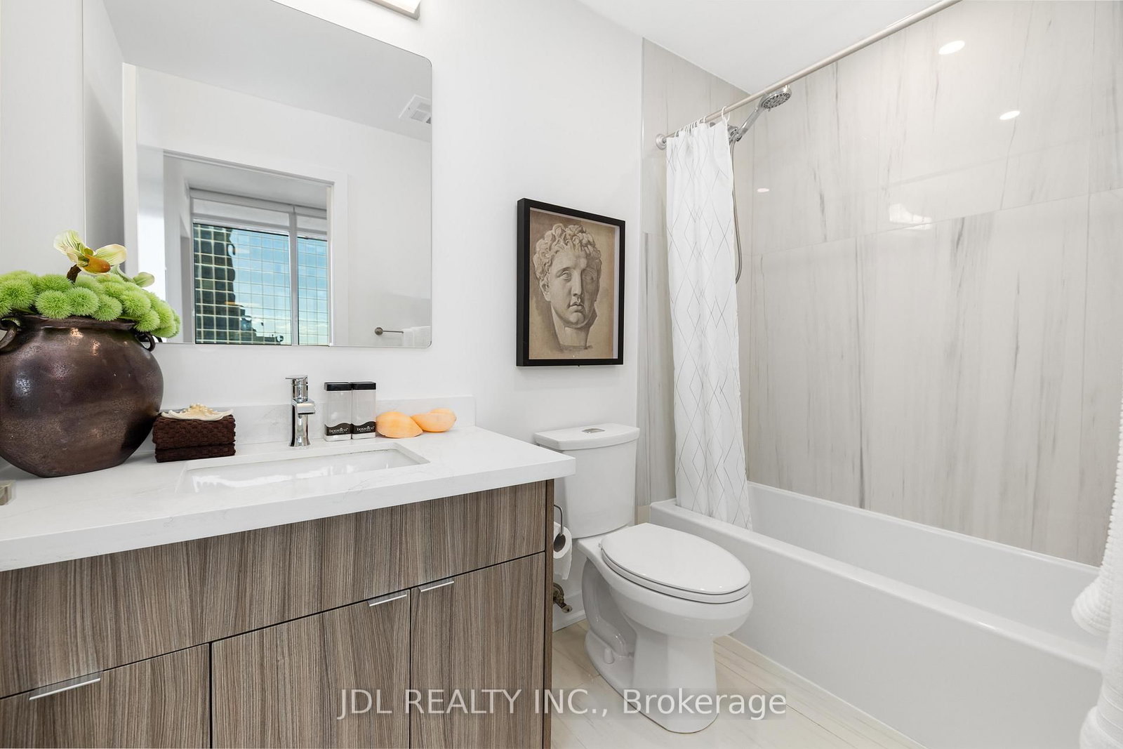 Condo for sale at 2302-770 Bay Street, Toronto, Ontario, M5G 0A6 - Bay Street Corridor - MLS: C12989204