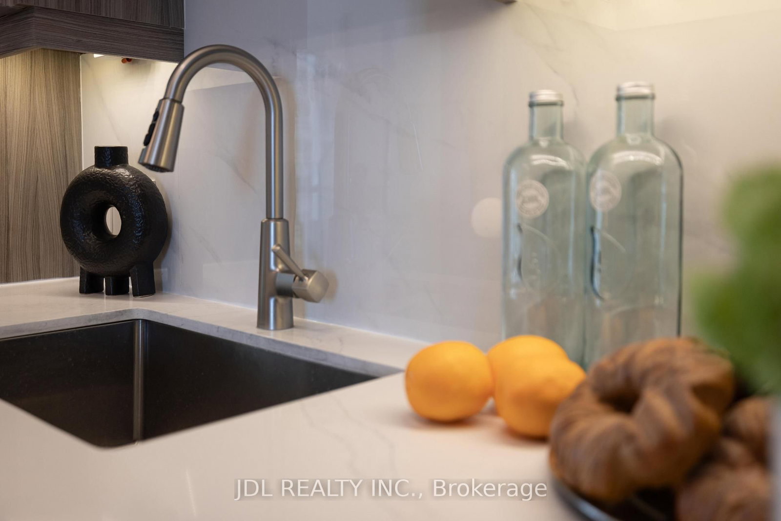 Condo for sale at 2302-770 Bay Street, Toronto, Ontario, M5G 0A6 - Bay Street Corridor - MLS: C12989204