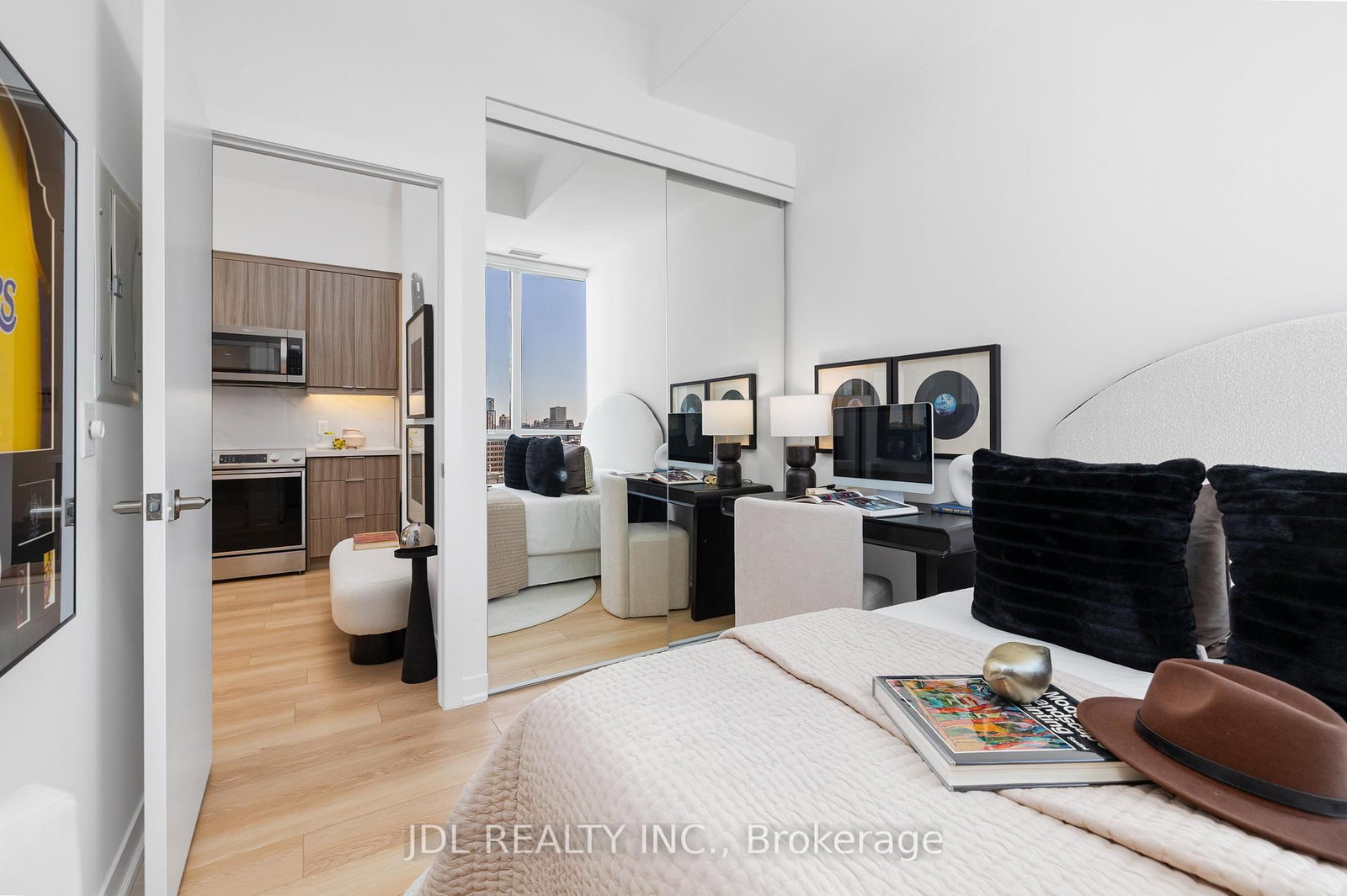 Condo for sale at 2302-770 Bay Street, Toronto, Ontario, M5G 0A6 - Bay Street Corridor - MLS: C12989204