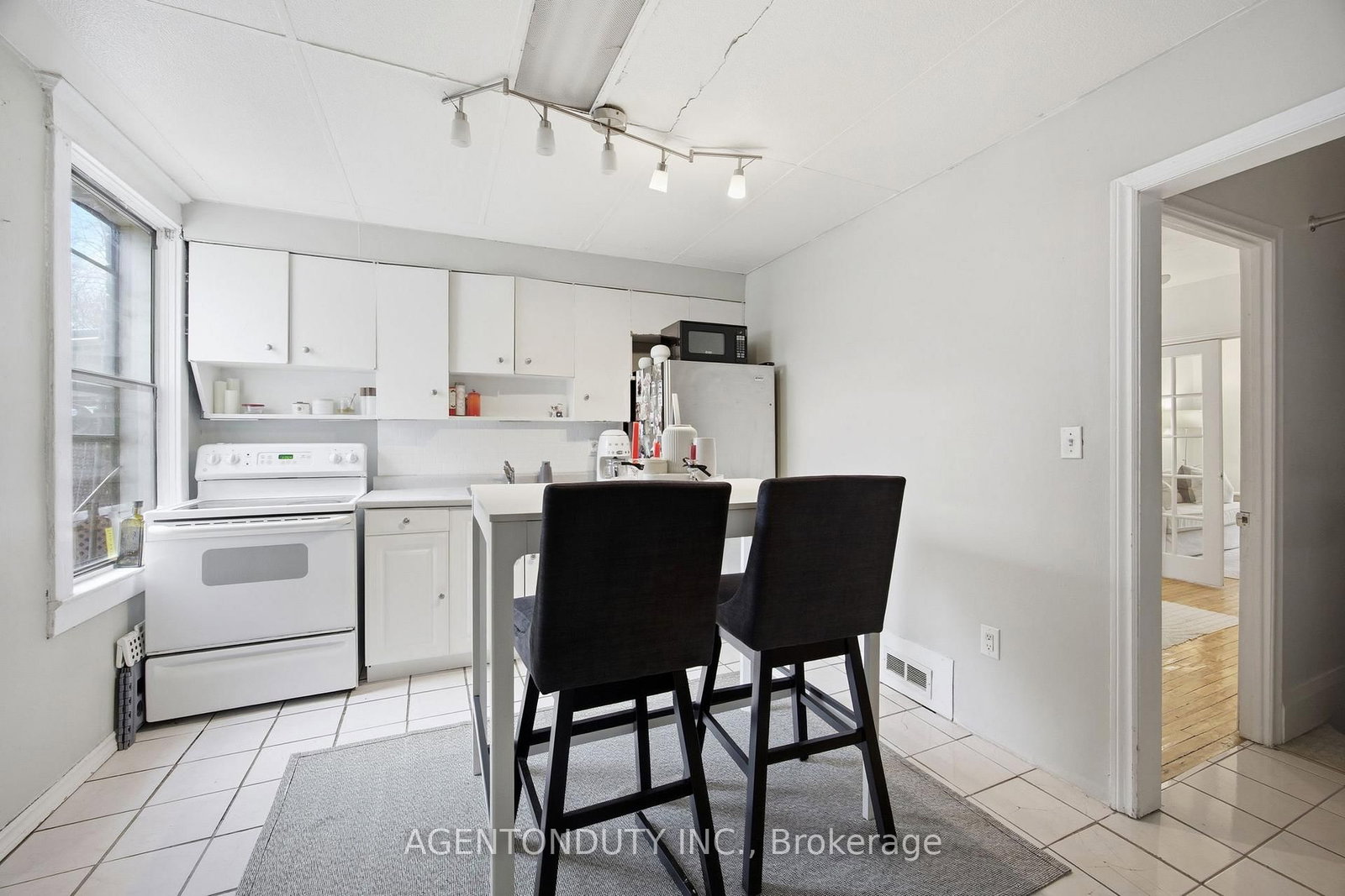 51 Perth Avenue - Photo 10