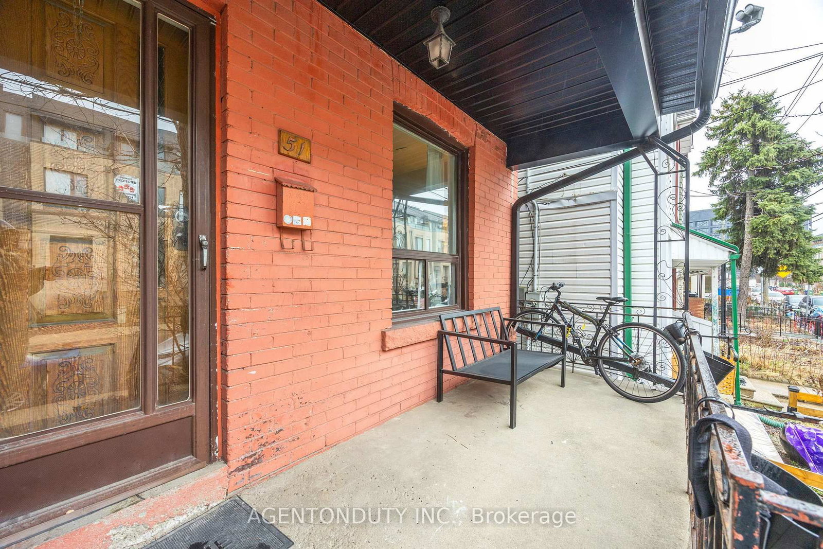 51 Perth Avenue - Photo 4