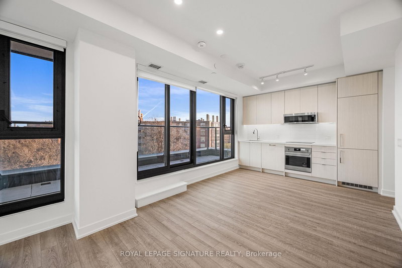 250 Lawrence Ave W #609, Toronto, Ontario