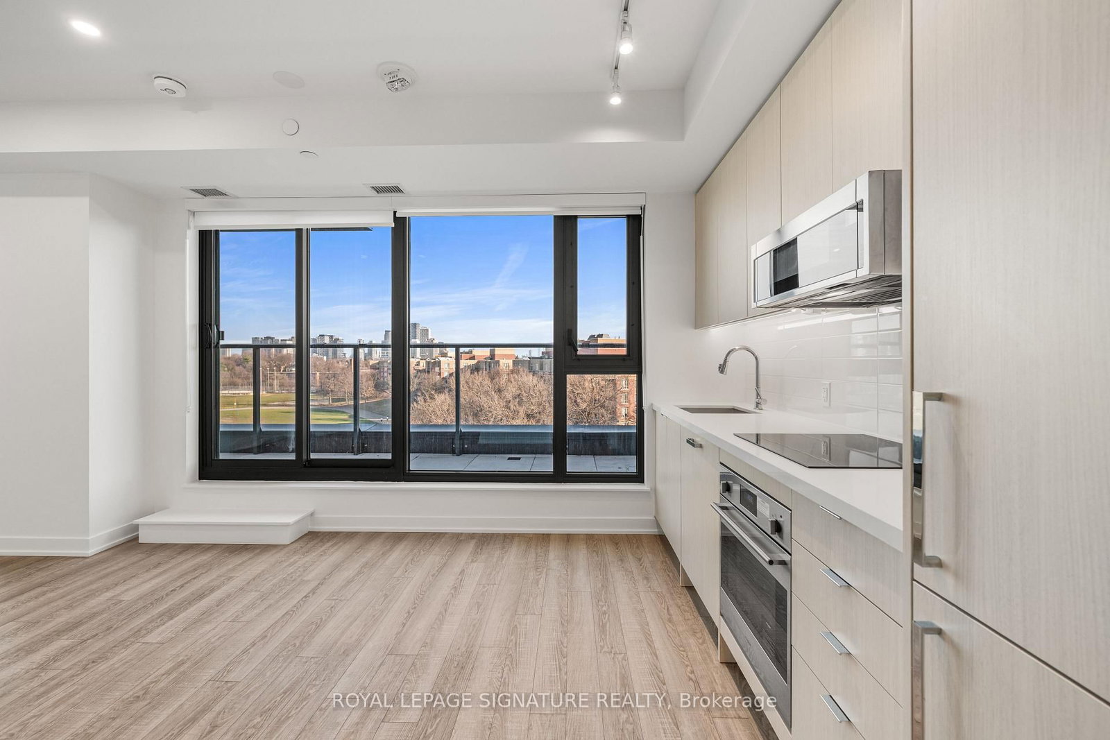 250 Lawrence Avenue W, Unit 609 - Photo 12