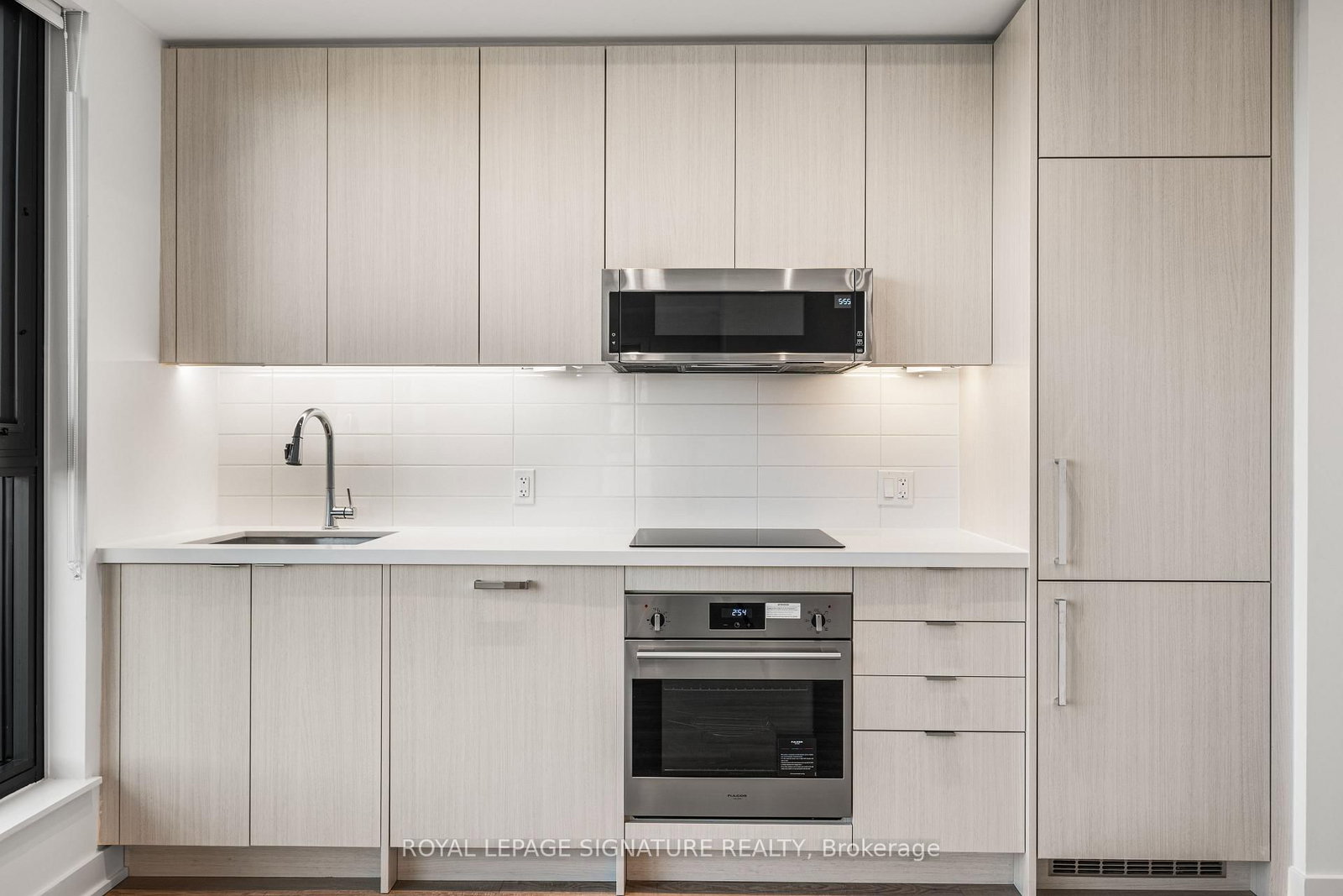 250 Lawrence Avenue W, Unit 609 - Photo 16