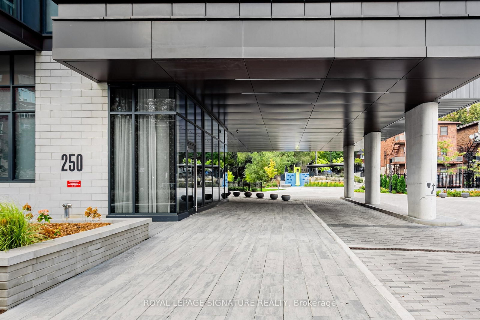 250 Lawrence Avenue W, Unit 609 - Photo 5