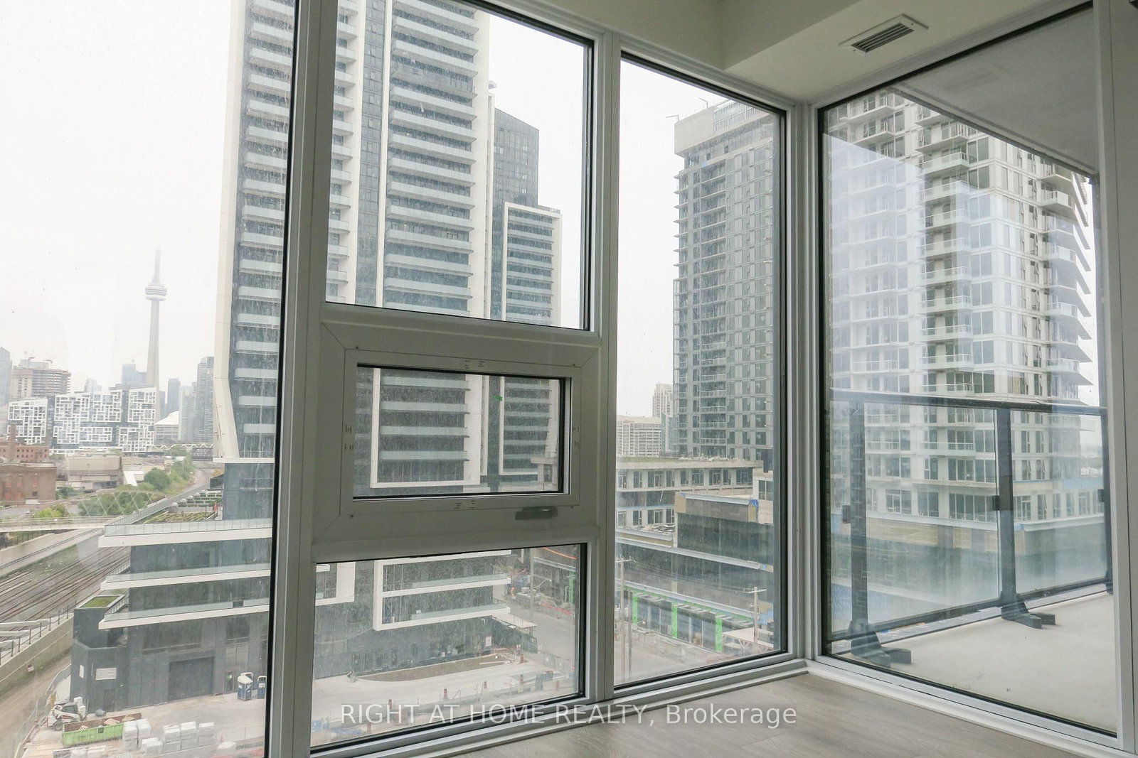 19 Western Battery Road, Unit 821 - Photo 11