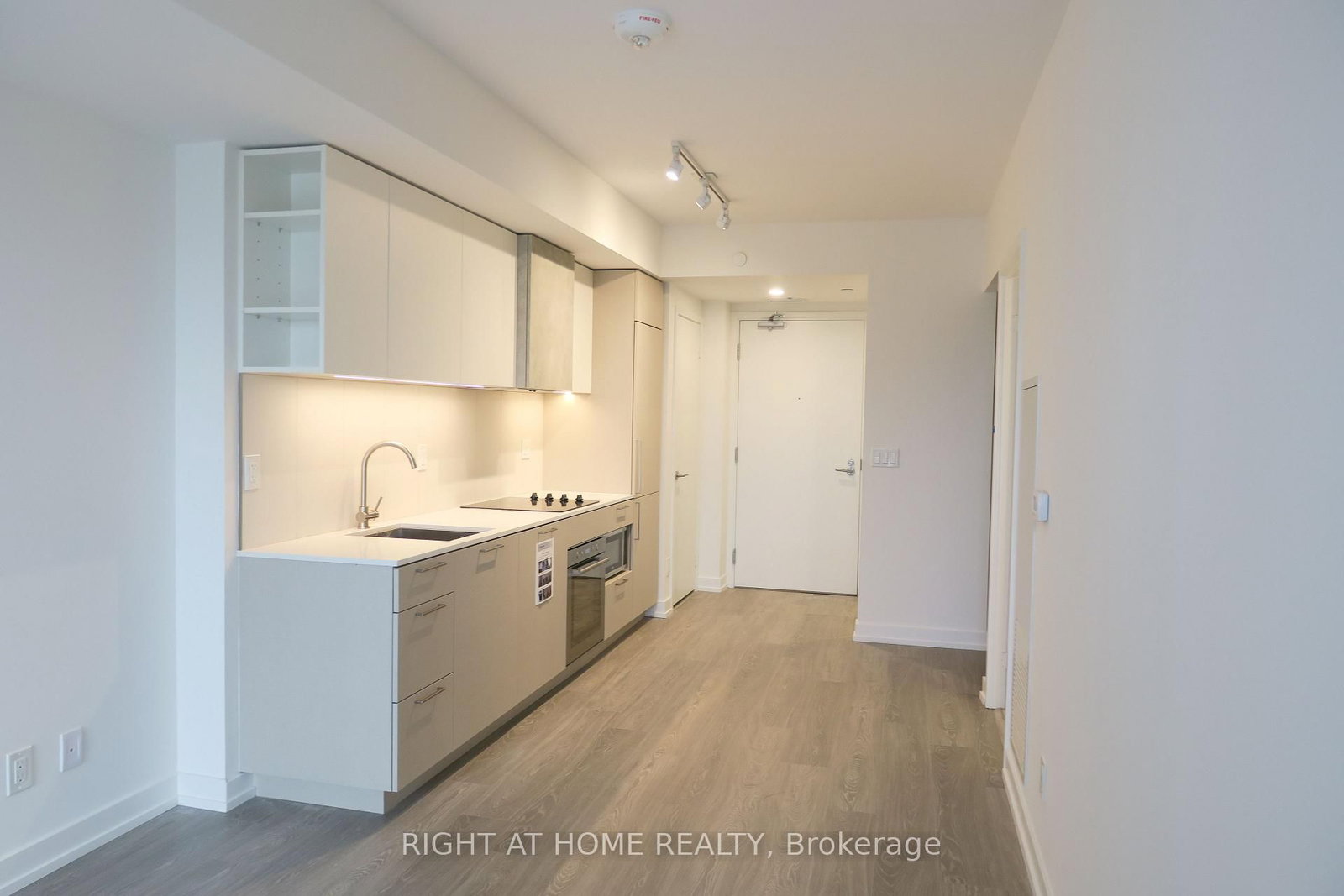 19 Western Battery Road, Unit 821 - Photo 3