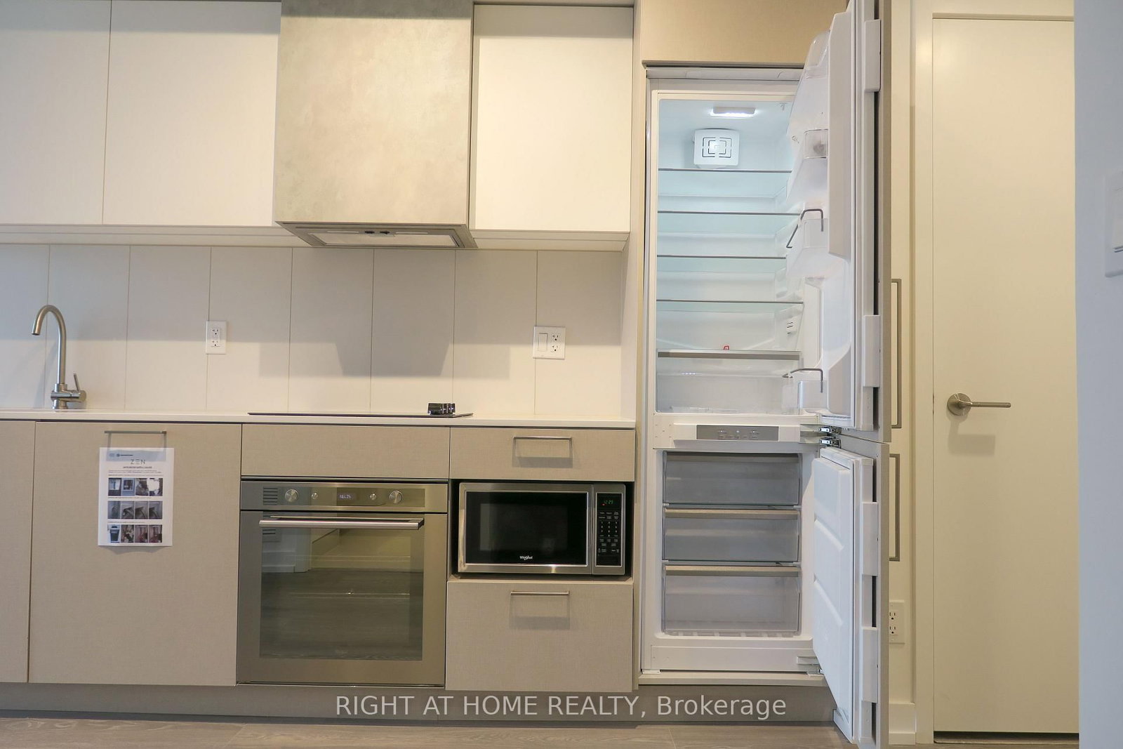 19 Western Battery Road, Unit 821 - Photo 5