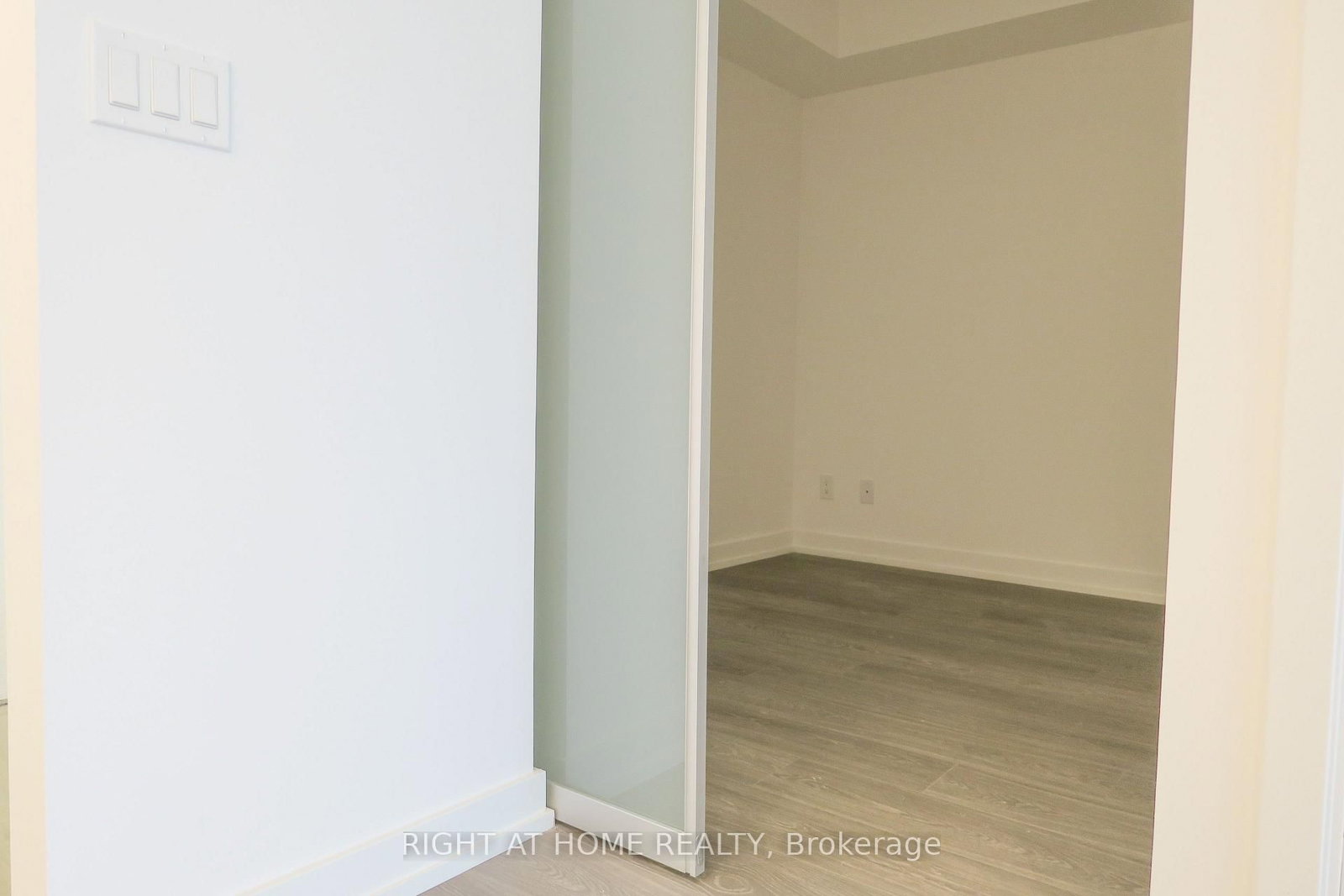 19 Western Battery Road, Unit 821 - Photo 7