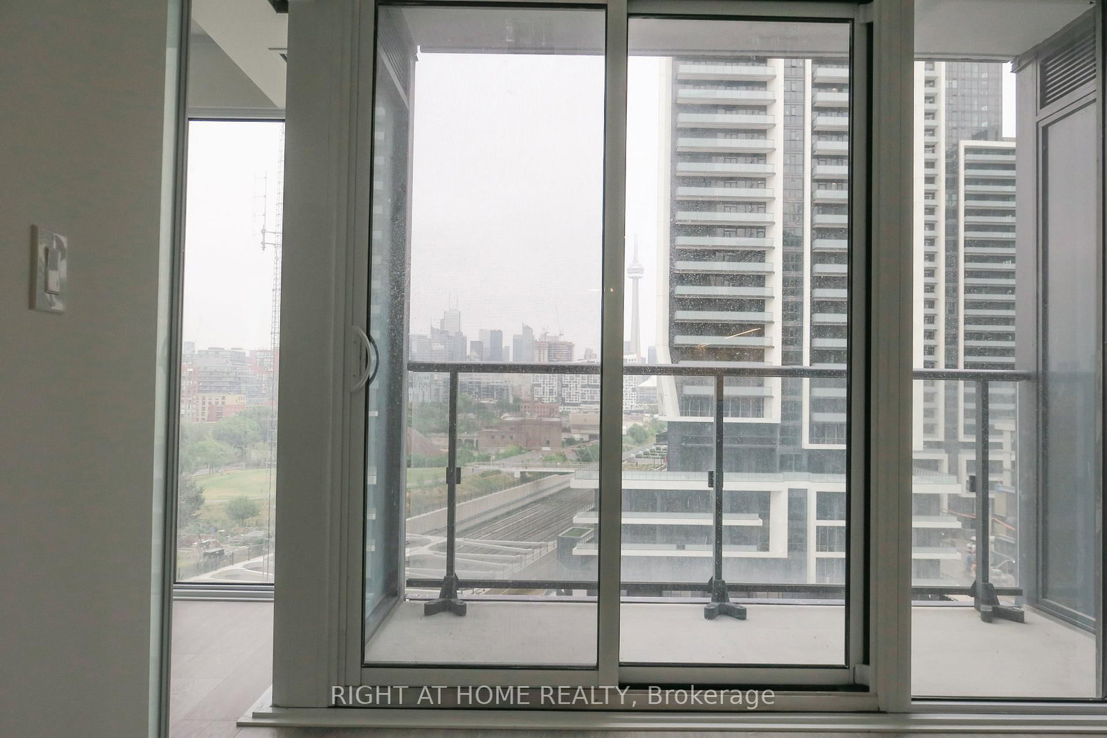 19 Western Battery Road, Unit 821 - Photo 9