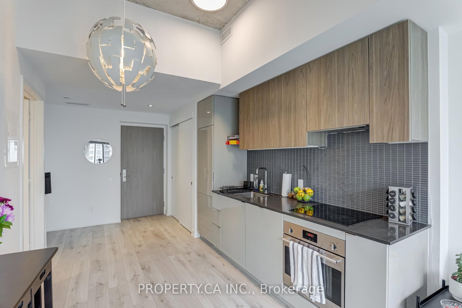 161 Roehampton Avenue, Unit 717 - Photo 14