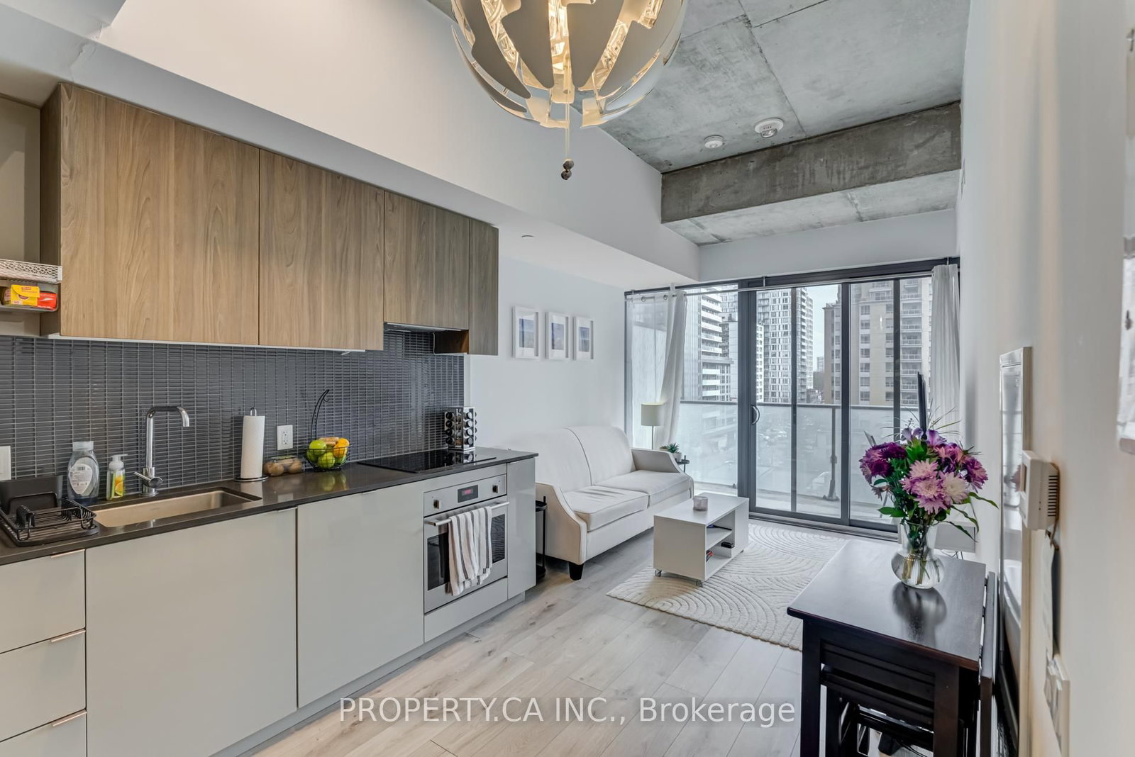 161 Roehampton Avenue, Unit 717 - Photo 16