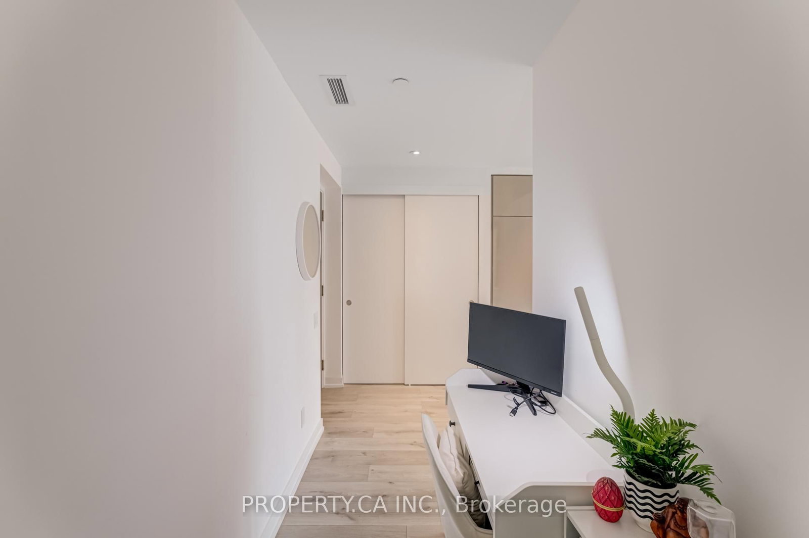 161 Roehampton Avenue, Unit 717 - Photo 24