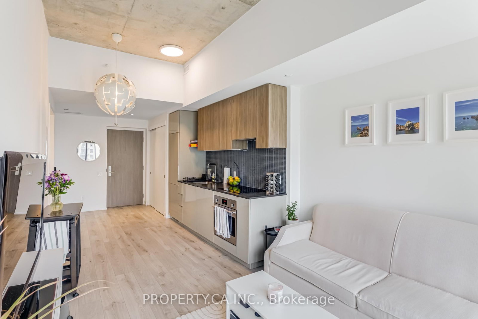 161 Roehampton Avenue, Unit 717 - Photo 8