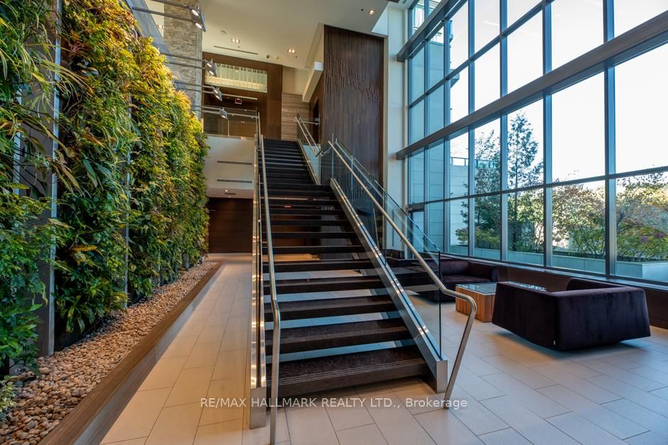 35 Brian Peck Crescent, Unit 423 - Photo 4