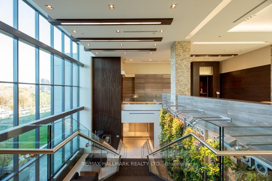 35 Brian Peck Crescent, Unit 423 - Photo 5