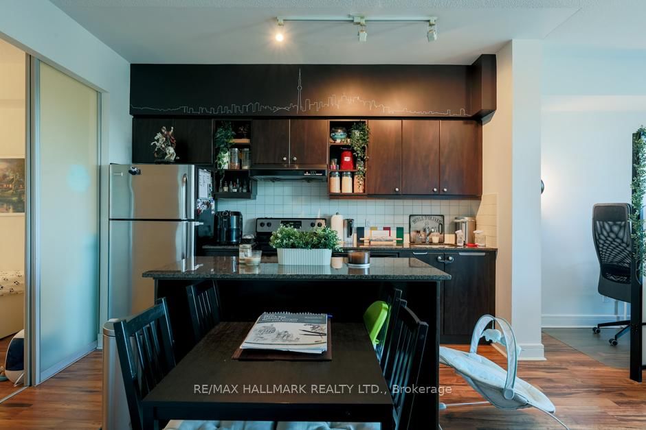 35 Brian Peck Crescent, Unit 423 - Photo 7