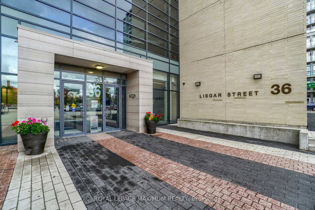 728 W - 36 Lisgar Street