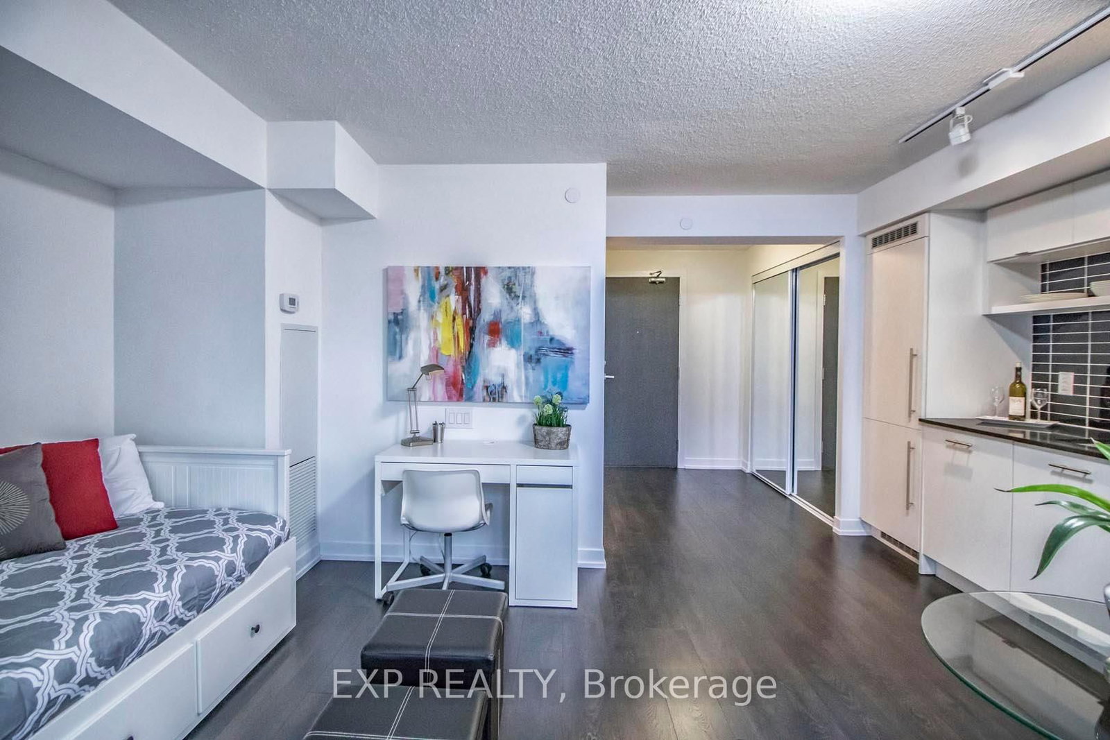 365 Church Street, Unit 904 - Photo 17