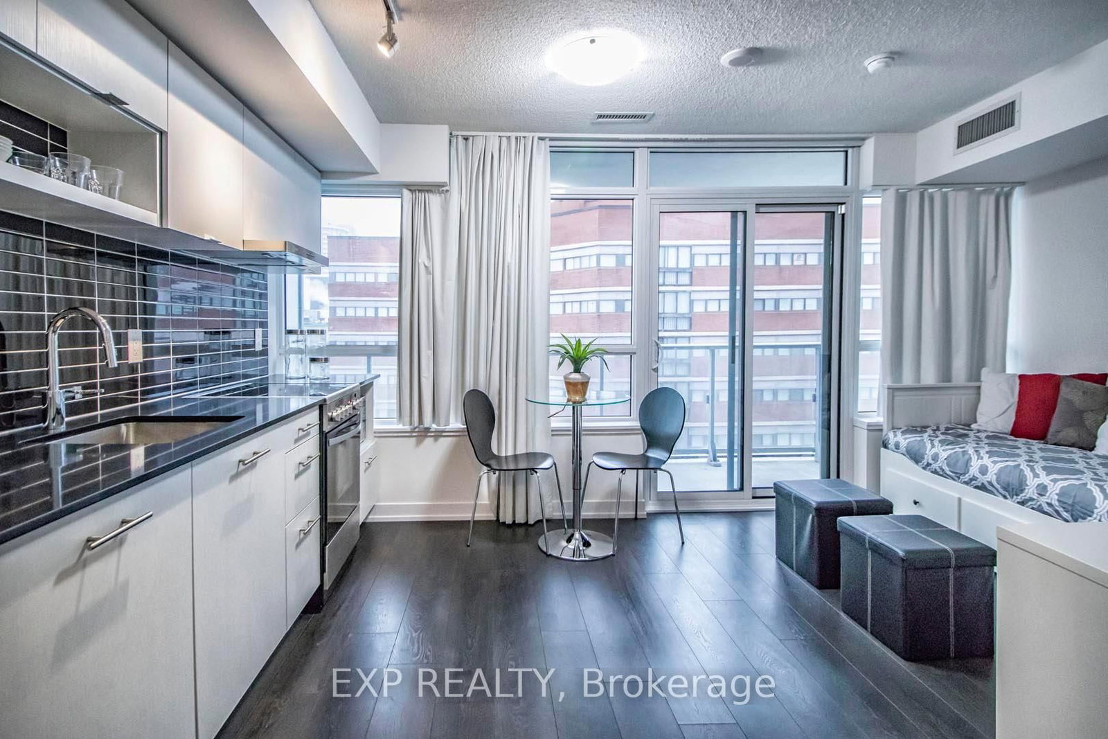 365 Church Street, Unit 904 - Photo 3