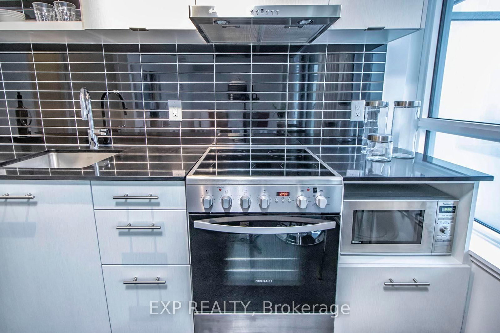 365 Church Street, Unit 904 - Photo 7