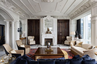 5202-50 Yorkville Avenue, Toronto, Ontario image-0-2