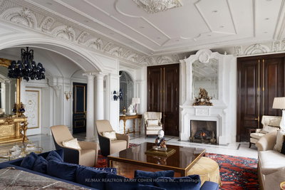 5202-50 Yorkville Avenue, Toronto, Ontario image-0-3