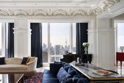 5202-50 Yorkville Avenue, Toronto, Ontario image-0-4