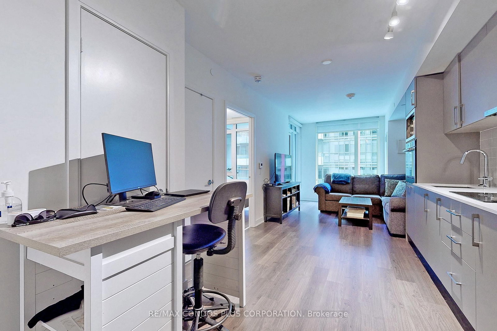 576 Front Street W, Unit 425 - Photo 10