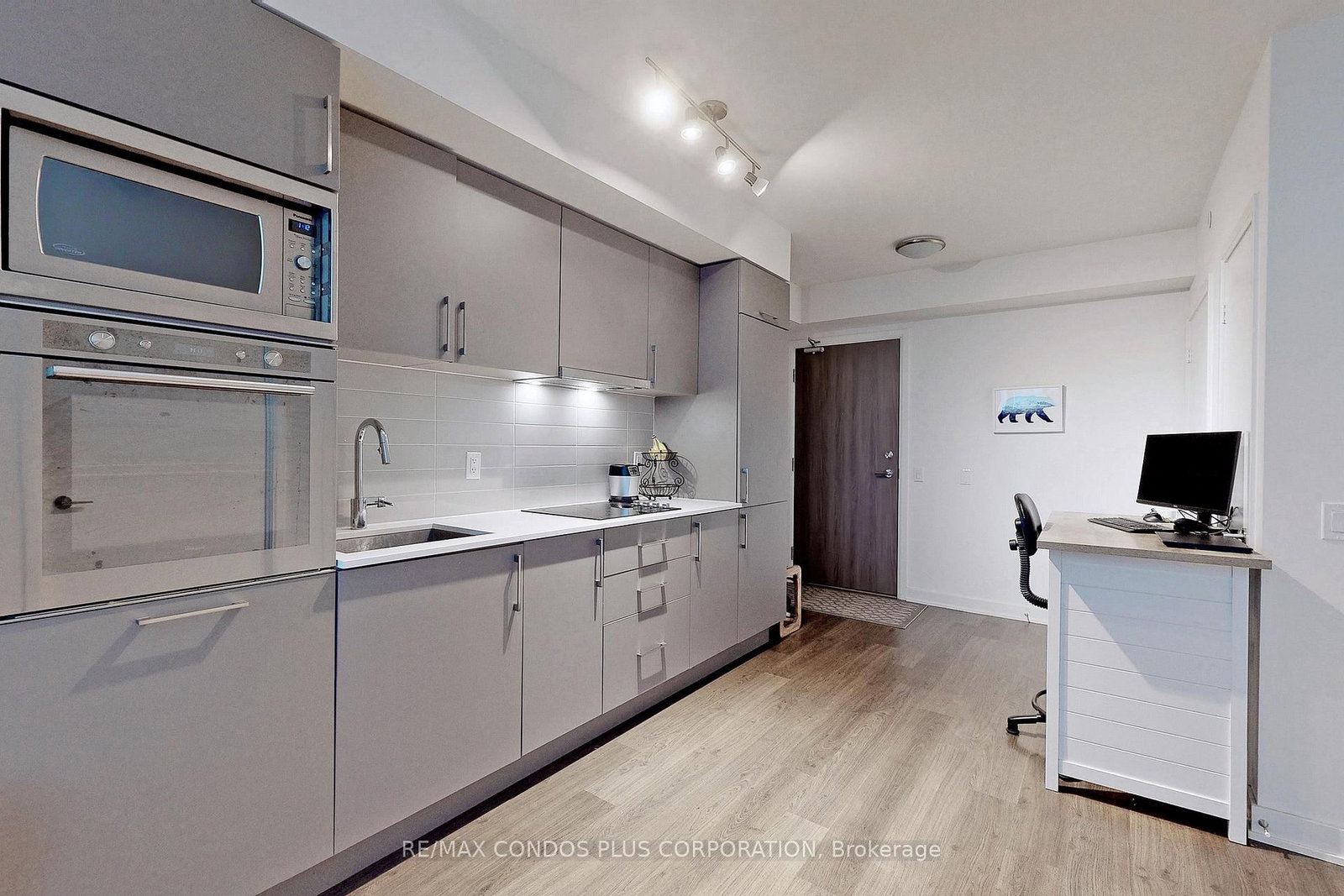 576 Front Street W, Unit 425 - Photo 16