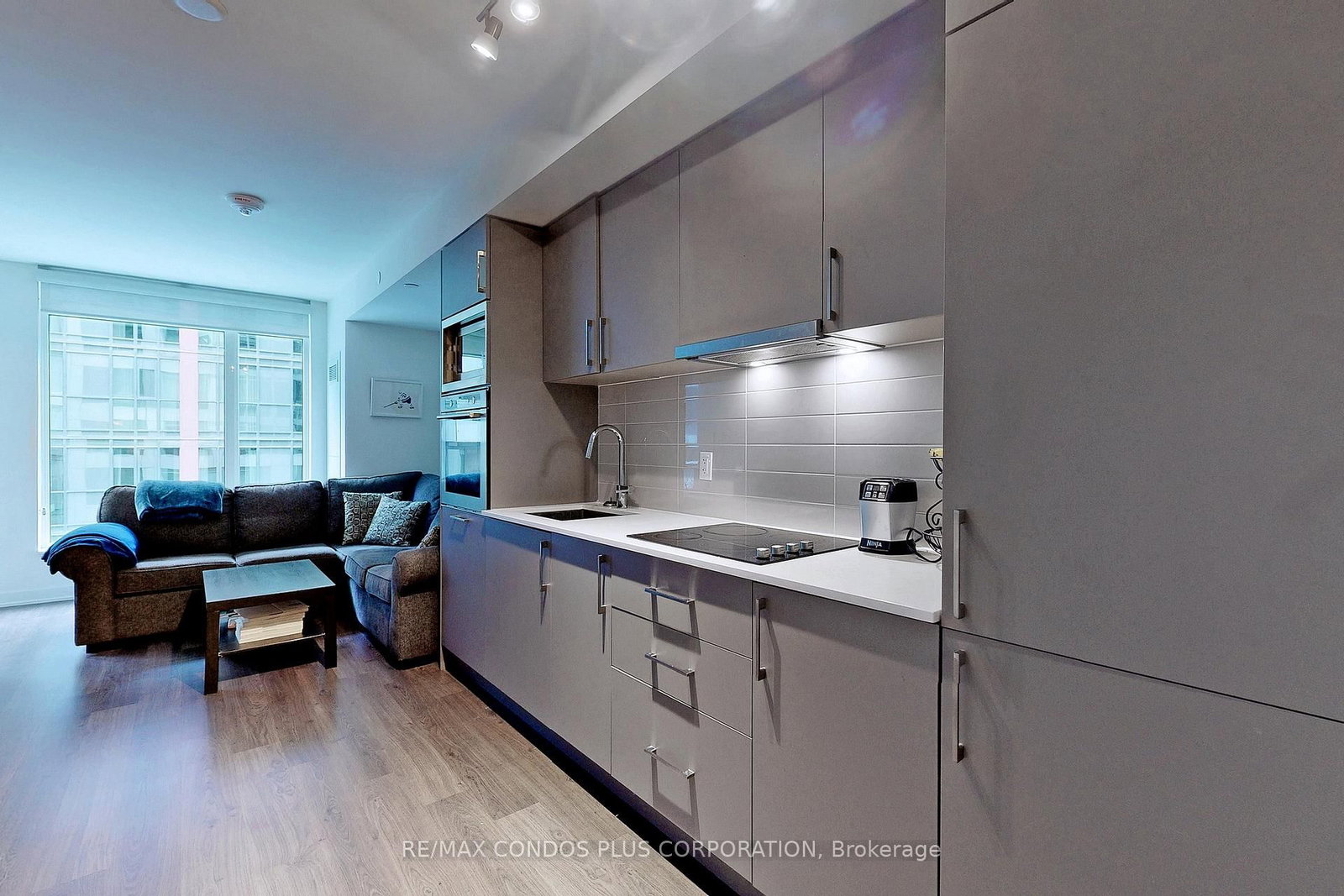 576 Front Street W, Unit 425 - Photo 17