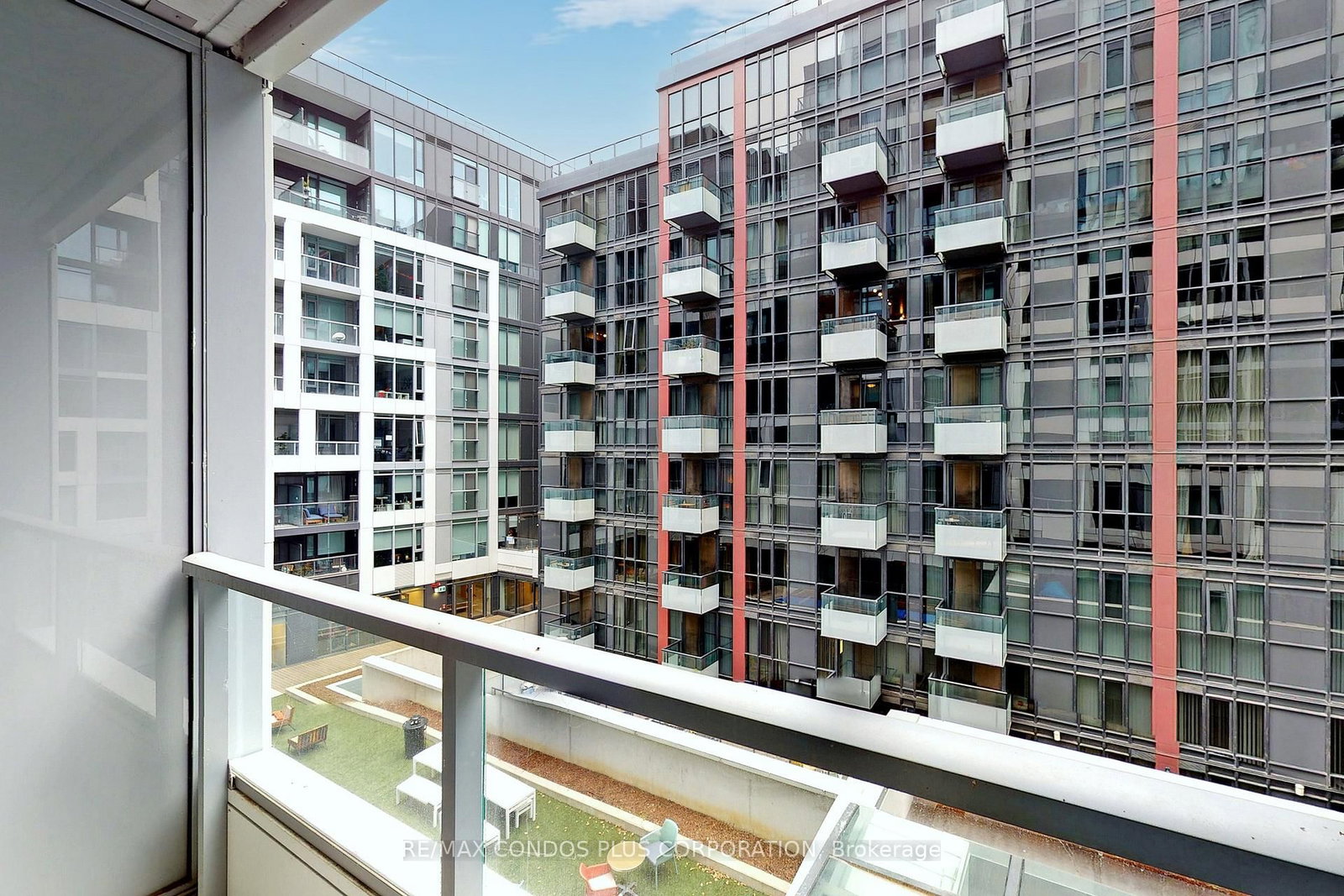 576 Front Street W, Unit 425 - Photo 26