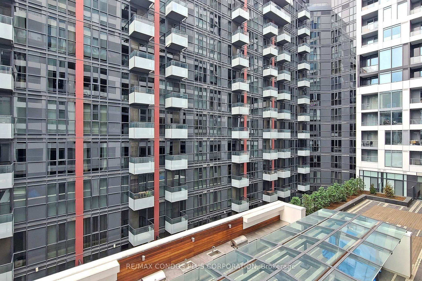 576 Front Street W, Unit 425 - Photo 28