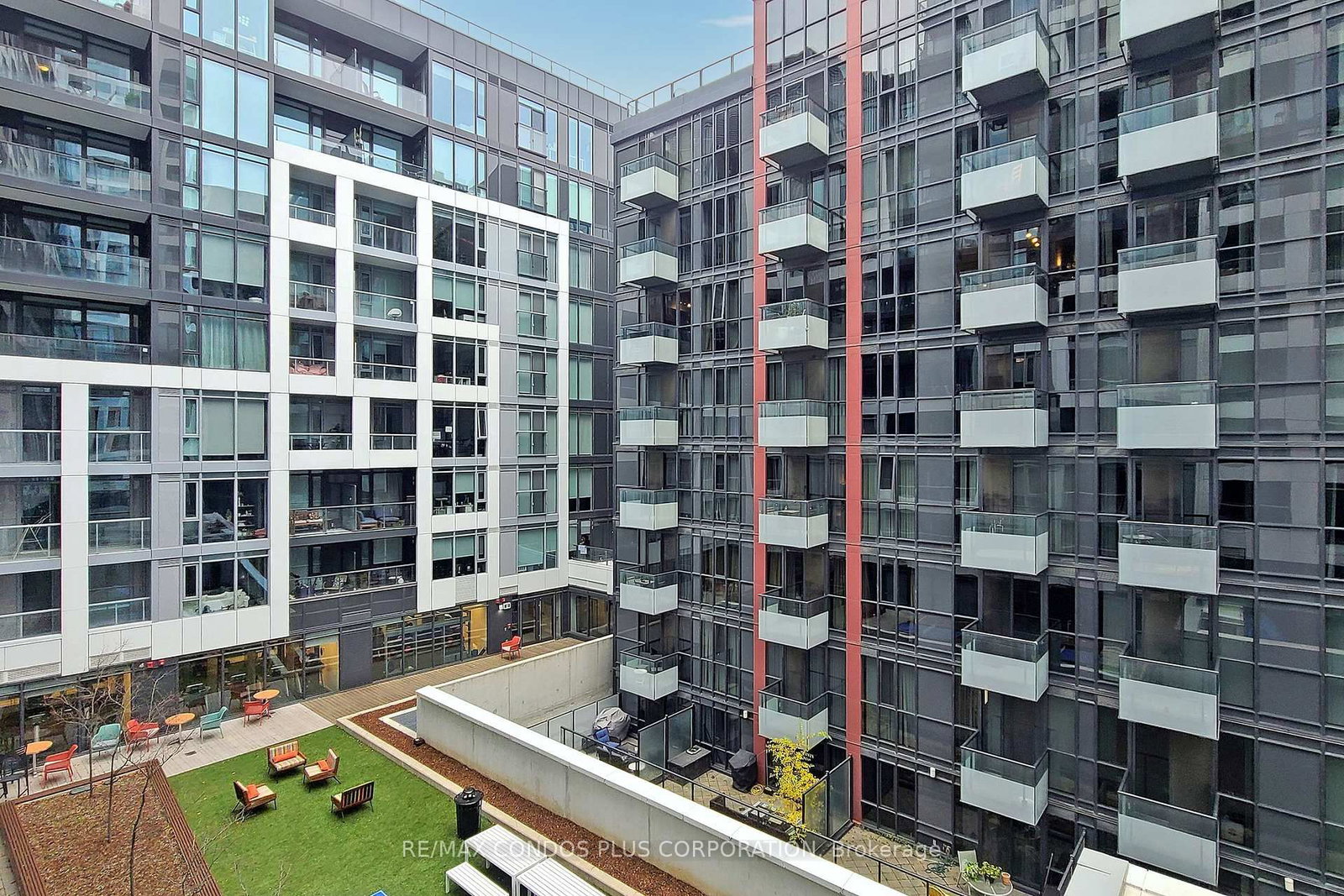 576 Front Street W, Unit 425 - Photo 29