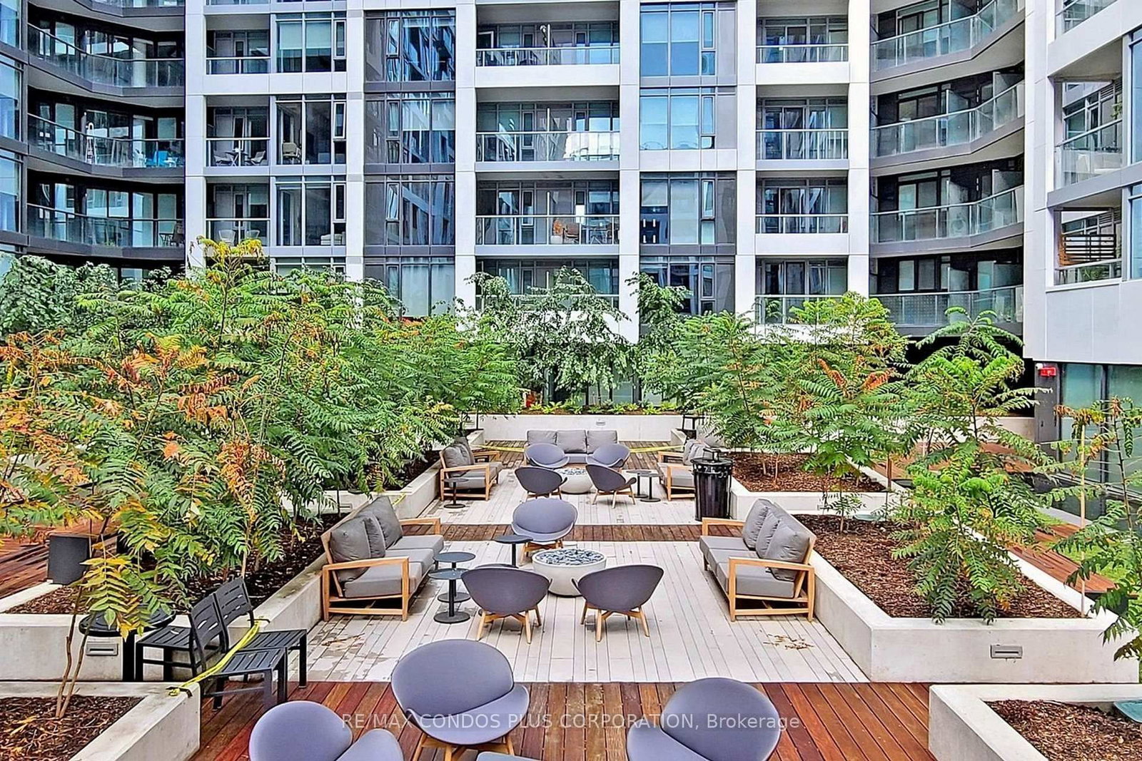 576 Front Street W, Unit 425 - Photo 31