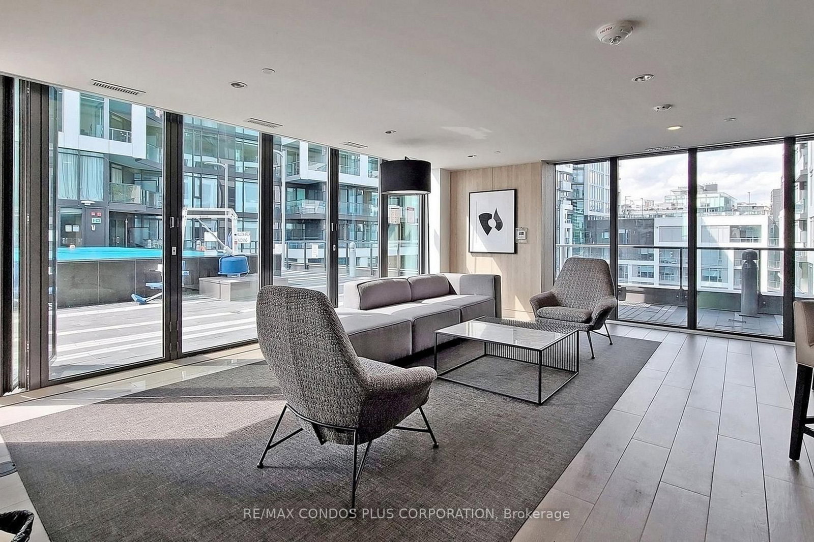 576 Front Street W, Unit 425 - Photo 32