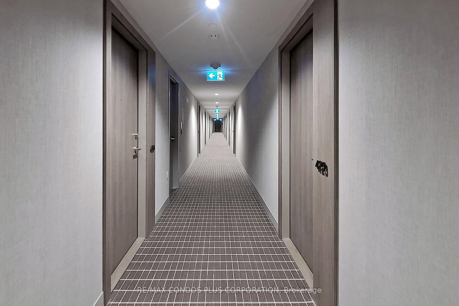 576 Front Street W, Unit 425 - Photo 8