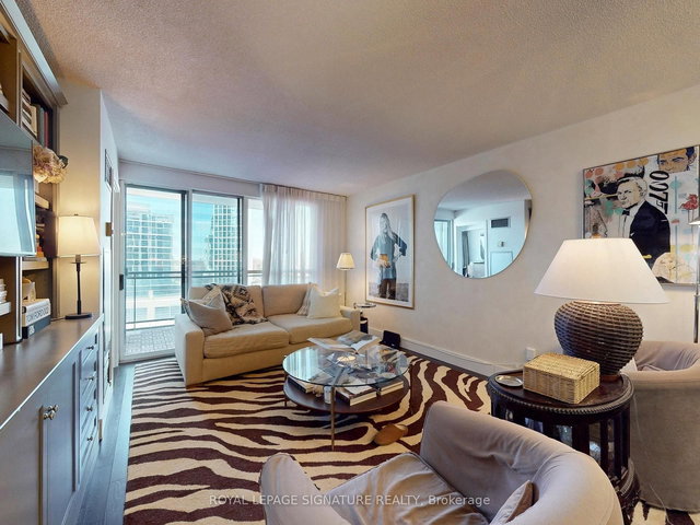 906 - 18 Hollywood Avenue