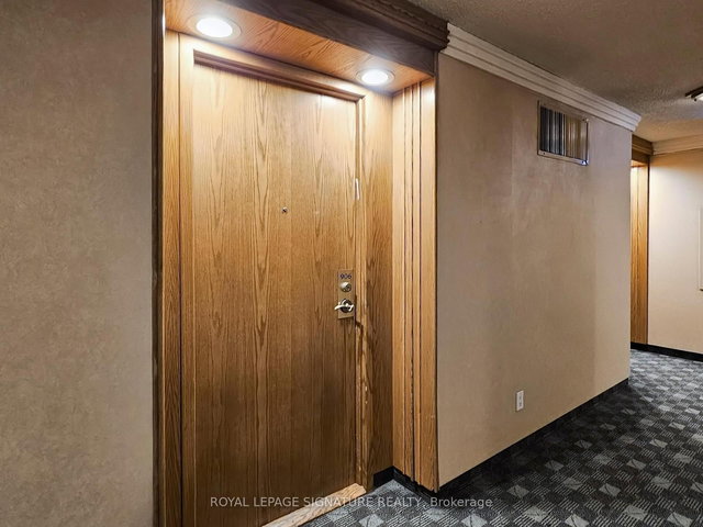 906 - 18 Hollywood Avenue