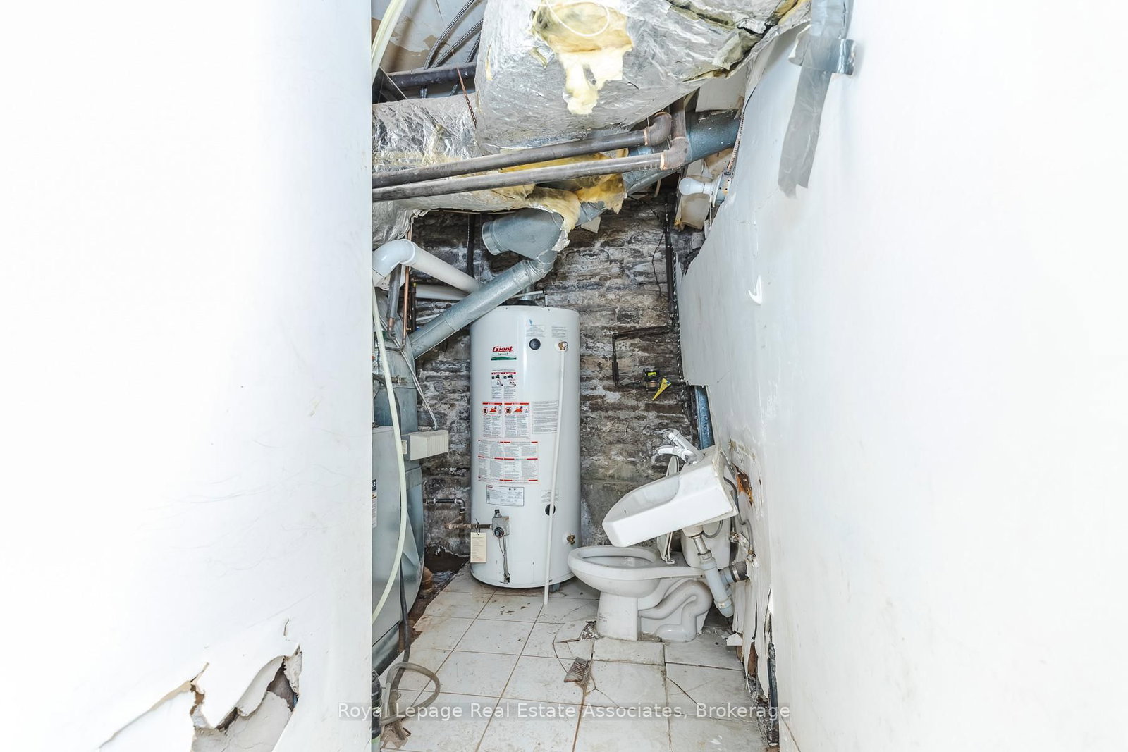 497 Bloor Street W, Unit Main - Photo 18