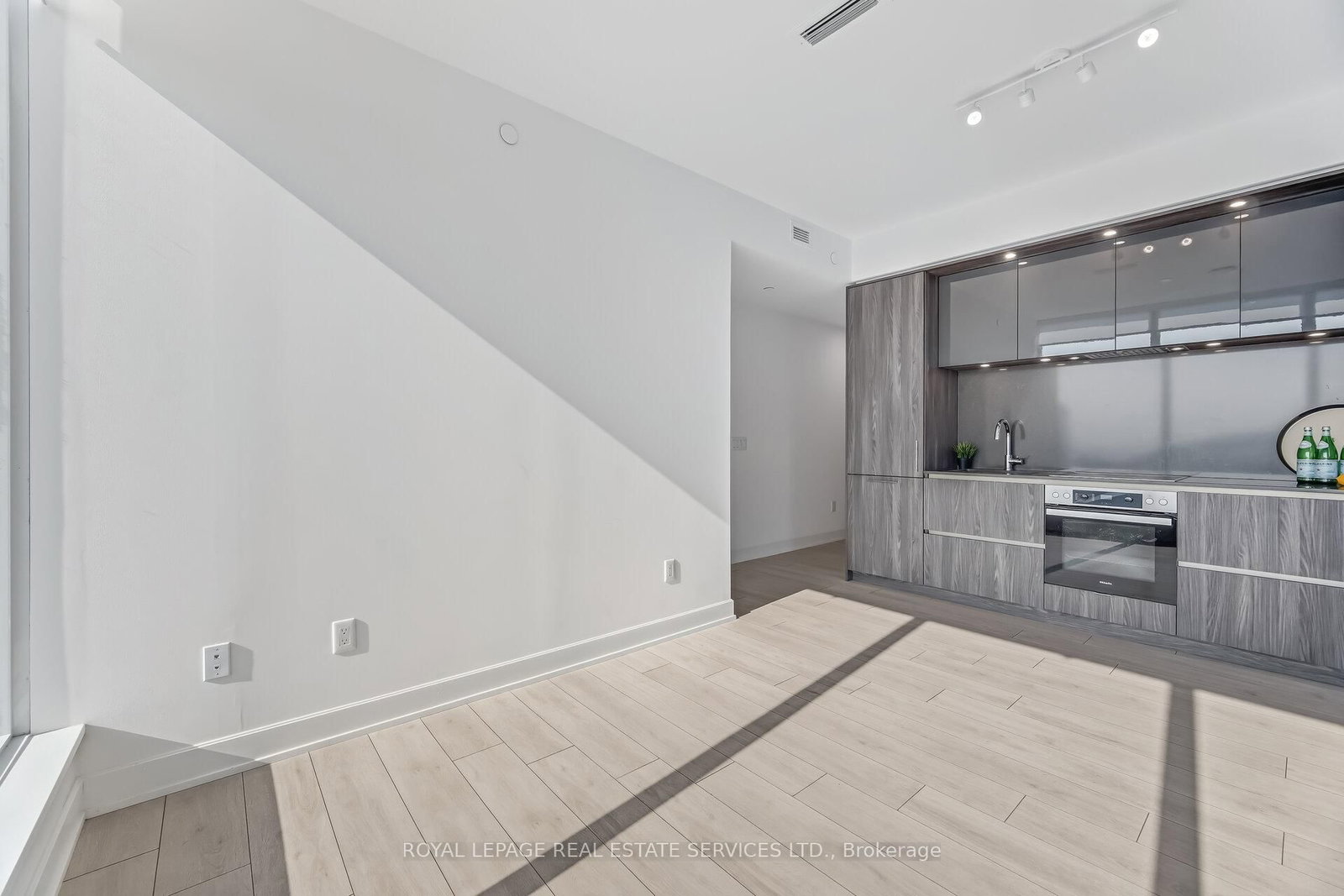 Condo for sale at 2316-35 Mercer Street, Toronto, Ontario, M5V 1H2 - Waterfront Communities C1 - MLS: C12990650