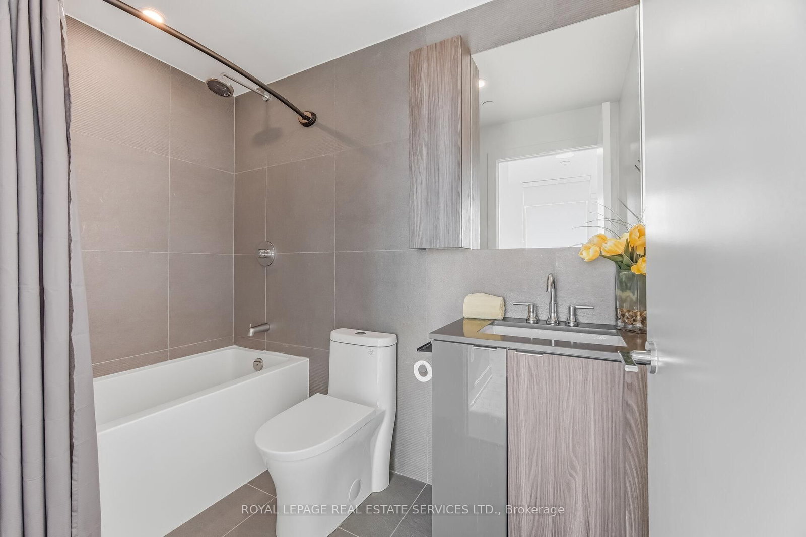 Condo for sale at 2316-35 Mercer Street, Toronto, Ontario, M5V 1H2 - Waterfront Communities C1 - MLS: C12990650