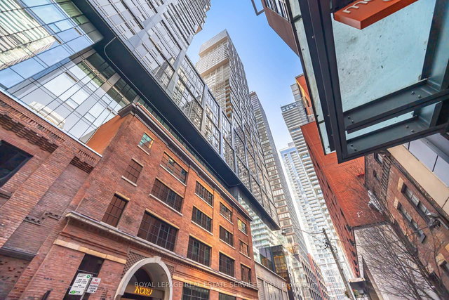 2316 - 35 Mercer Street