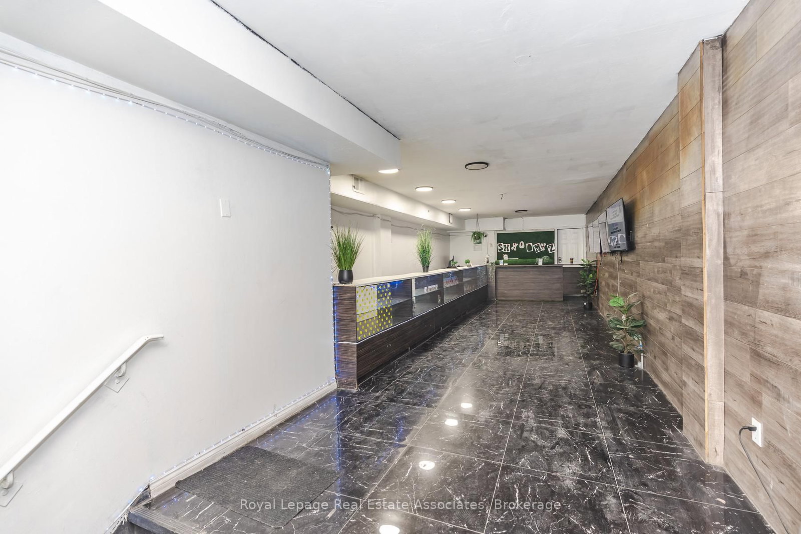 452 Queen Street W - Photo 3