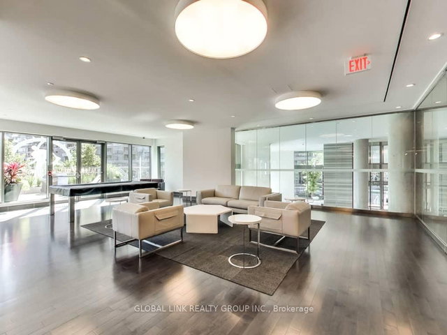 910 - 69 Lynn Williams Street