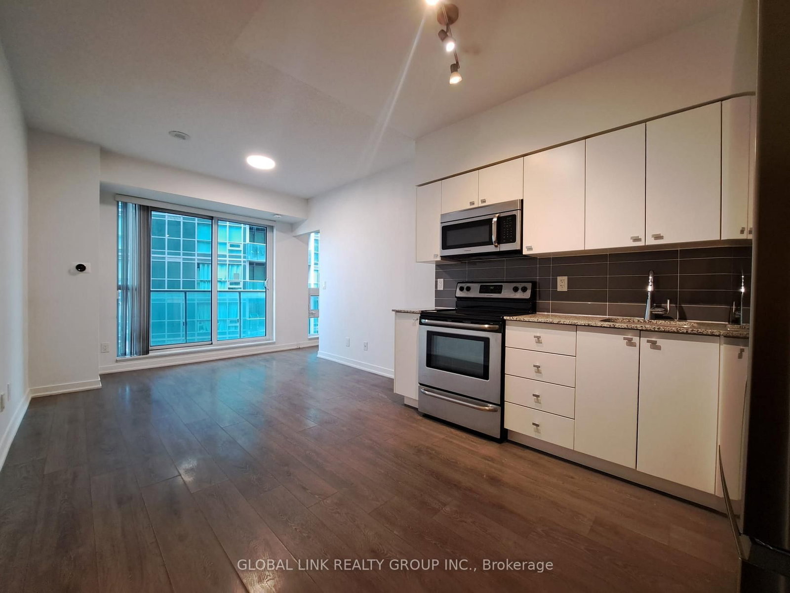 69 Lynn Williams Street, Unit 910 - Photo 5